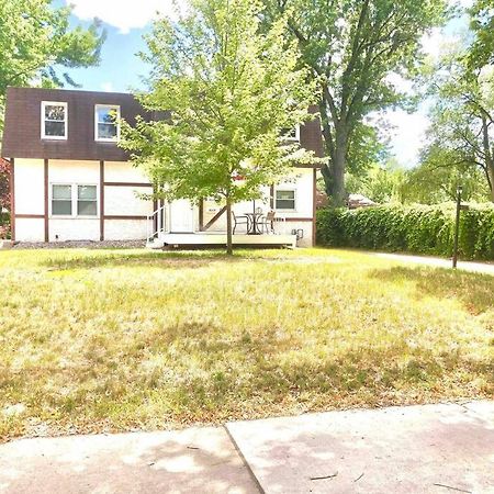 Two Bedroom Gem By Lake Nokomis Minneapolis Exterior photo